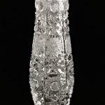 Rosenvase mit Fuß, Schliff A, tailliert